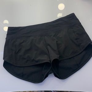 Short Lululemon shorts